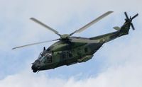 Der NH90 (NATO-Helicopter 90) ist ein mittlerer militärischer Transporthubschrauber der 10-Tonnen-Klasse von NATO Helicopter Industries.
