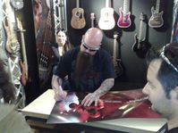 Kerry King - Autogrammstunde bei einem Rockstar Bild: ExtremNews / Steffen Dittmar