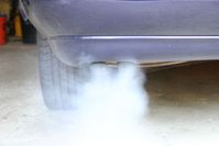 Auspuff: Diesel-Autos emittieren giftige Stickoxide.