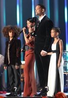 Will Smith und Jada Pinkett Smith mit ihren Kindern Jaden und Willow (2009)
