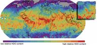 Das Bild zeigt die globale Verteilung des relativen Anteils an schwerem Wasserdampf. Hohe Anteile an HDO findet man in den Tropen und Subtropen, wo Wasser aus dem warmen Ozean verdampft und dann durch den Wind in Richtung Pole transportiert wird. Da schweres Wasser zuerst ausregnet, verringert sich der Anteil an schwerem Wasser in Richtung Nordatlantik. Denselben Effekt erkennt man auch beim Abregnen auf den Kontinenten, zum Beispiel in Nordamerika. Die vergrößerte Darstellung in der Umgebung des Roten Meeres zeigt aufgrund der großen Verdampfungsrate vom Roten Meer relativ hohe HDO-Werte. Christian Frankenberg, Netherlands Institute for Space Research