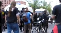 Szene aus Youtube Video "Polizeibrutalität bei Demonstration "Freiheit statt Angst" (September 2009) " von LotharvT