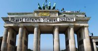 Bild: Screenshot Youtube Video ""Identitäre besetzen Brandenburger Tor" Aktionsvideo Identitäre Bewegung"
