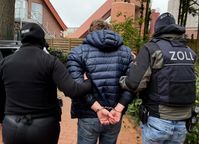 Der 64-Jährige Mann aus dem Landkreis Osnabrück steht im Verdacht, Personen und Gruppierungen aus dem Bereich der organsierten Kriminalität unterstützt zu haben.

Bild: Polizei Osnabrück