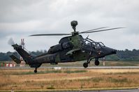 Landung des Heereshubschraubers Tiger im Rahmen des Aufbau der ILA 2022 auf dem Gelände des BER, am 20.06.22. Bildrechte: Bundeswehr / Francis Hildemann