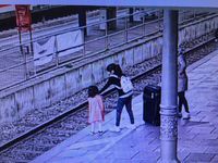 Bundespolizei warnt vor Gefahren an Bahnanlagen; Schwester greift helfend ein! Bild: Polizei