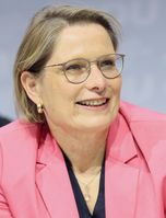 Dr. Stefanie Hubig (2025)