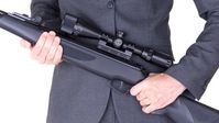 Symbolbild: Ein deutscher Unternehmer soll Maschinen für die Herstellung von Scharfschützengewehren in Russland besorgt haben. Er wurde am Donnerstag in Frankfurt festgenommen. Bild: Legion-media.ru