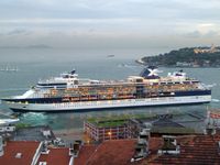 Das Gasturbinenschiff Celebrity Constellation ist ein 5-Sterne-Luxus-Kreuzfahrtschiff, das von der Reederei Celebrity Cruises betrieben wird und Mitte Mai 2002 in Dienst gestellt wurde.