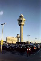 Flugverkehrskontrolltürme (Tower) am Amsterdamer Flughafen Schiphol, Niederlande