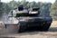 Kampfpanzer Leopard 2A7V fährt bei der taktischen Einsatzprüfung auf dem Truppenübungsplatz Senne bei Augustdorf. / Bild: Bundeswehr/Michel Baldus Fotograf: Michel Baldus