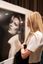 Porträt von Kate Moss "White Coat" des Fotografen Bryan Adams  Bild: Amberger Congress Centrum Fotograf: Franziska Farr