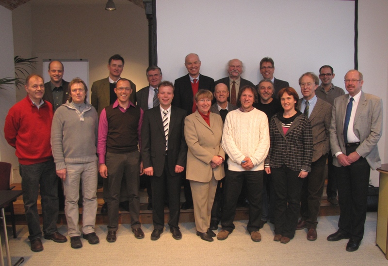 Bio-Milch verdient einen stabilen und fairen Preis: Vertreter der Wertschöpfungskette für Bio-Milch kamen am 12. Januar 2009 in Berlin zusammen, um eine gemeinsame Erklärung zum Bio-Milchmarkt zu unterzeichnen.