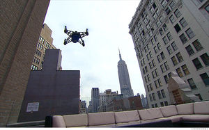 Drohne inmitten von New York: CNN erhält FAA-Erlaubnis. Bild: money.cnn.com