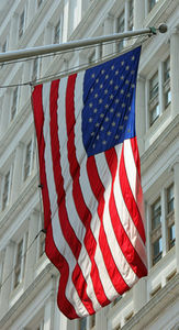 US-Flagge: Investoren beeinflussen Wahlkampf. Bild: pixelio.de/Andrea Damm