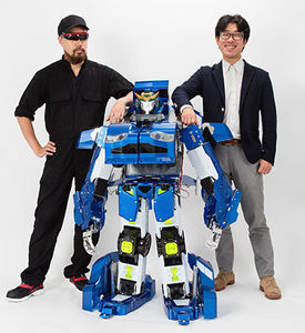 Macher und Roboter: Kenji Ishida (li.) will Riesenroboter. Bild: j-deite.jp
